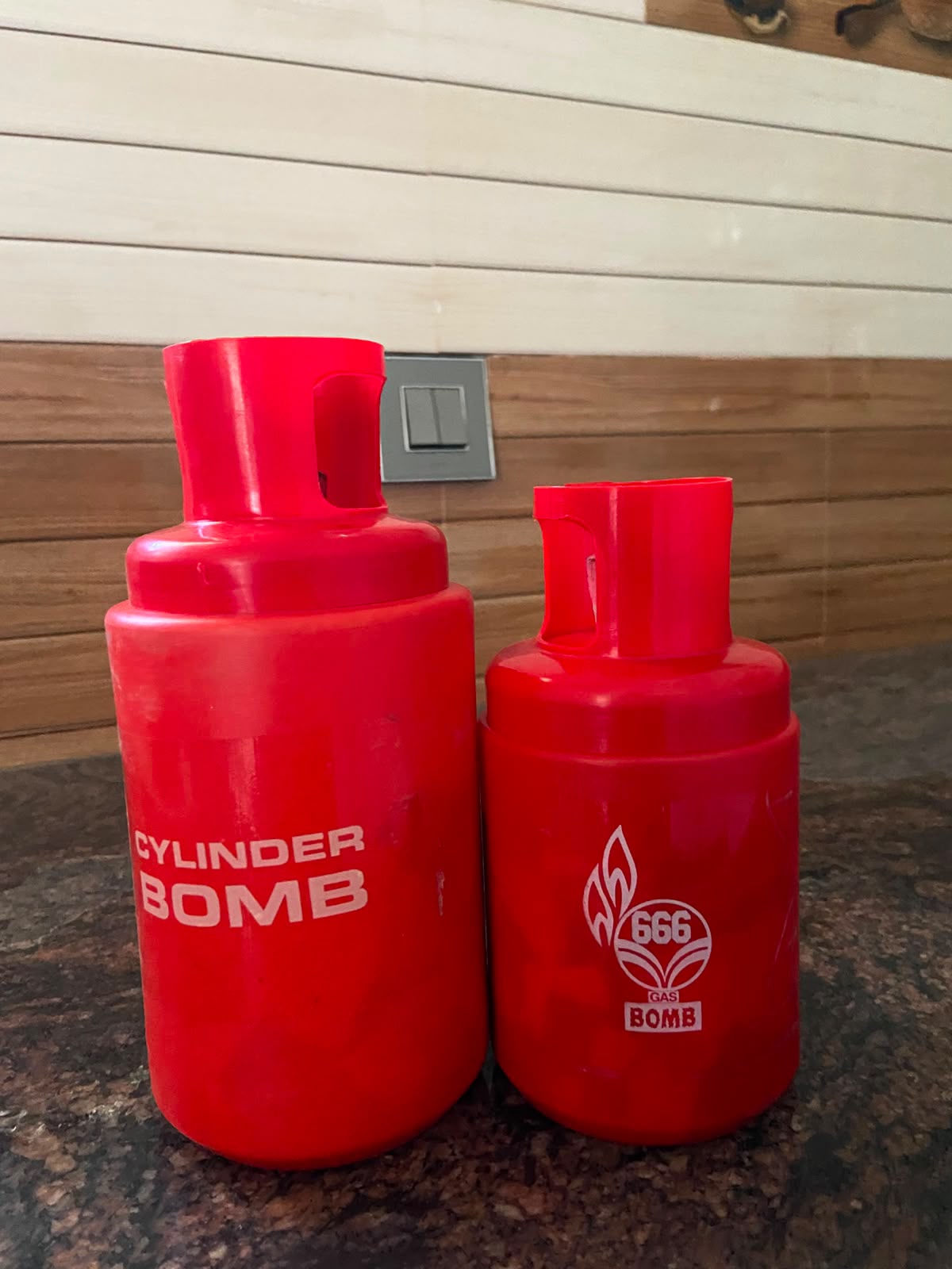 CYLENDER BOMB - 2 IN 1 (SMOKE & BOMB)